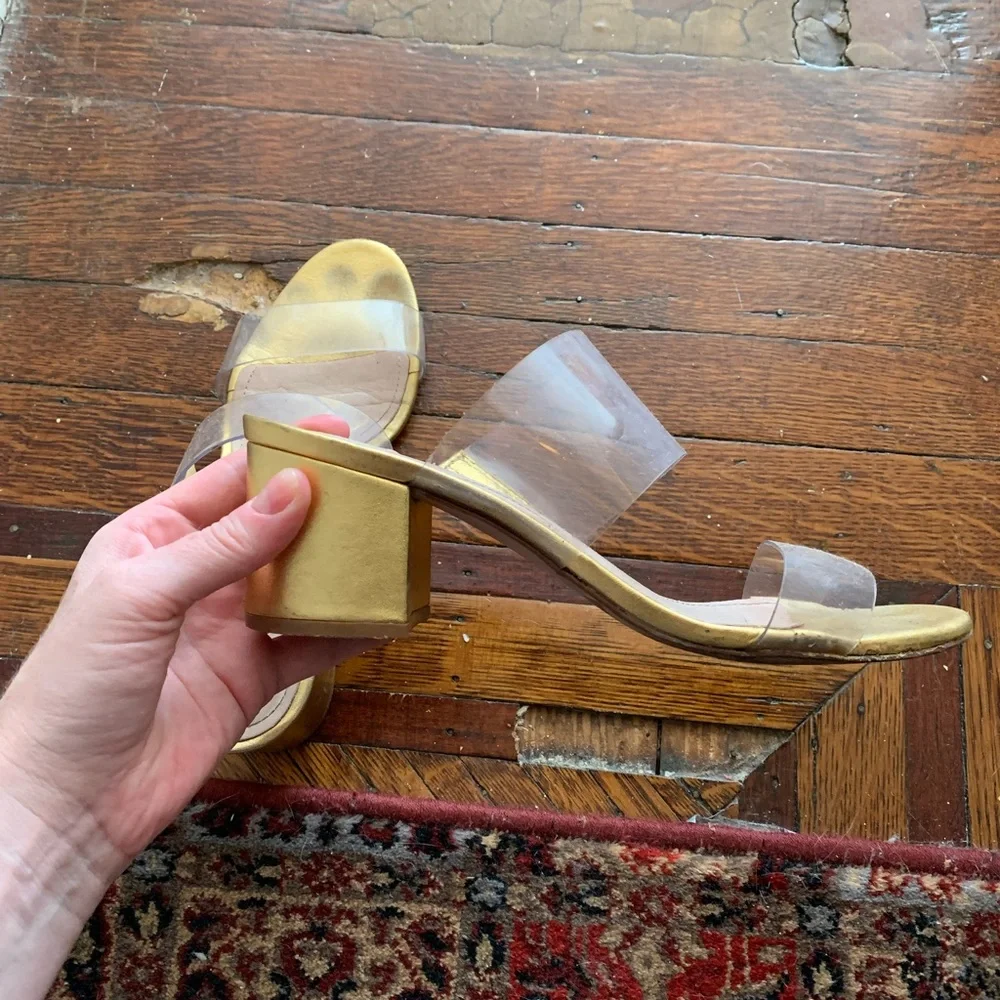 Schutz size 7. - Picture 2 of 2